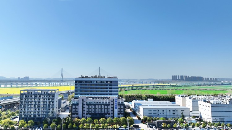鼎龙股份总部位于武汉经开区,2010年创业板上市